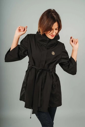 RAMIRA NŐI ESŐKABÁT