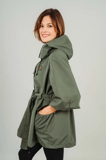 RAMIRA NŐI ESŐKABÁT